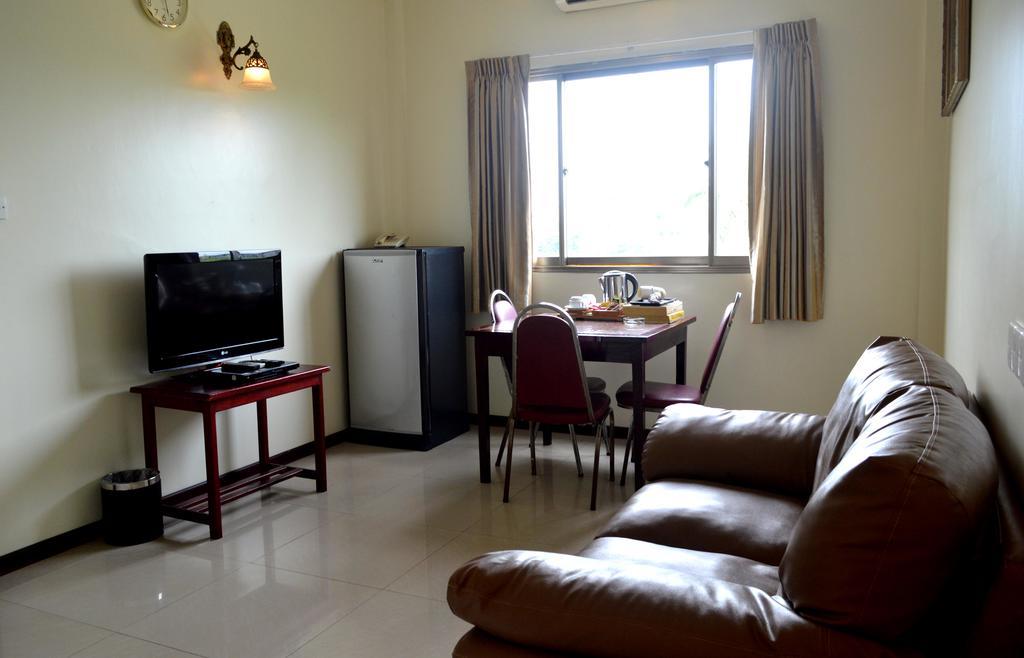 Hotel 63 Yangon Extérieur photo
