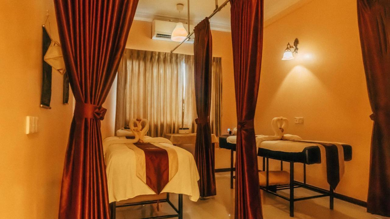 Hotel 63 Yangon Extérieur photo